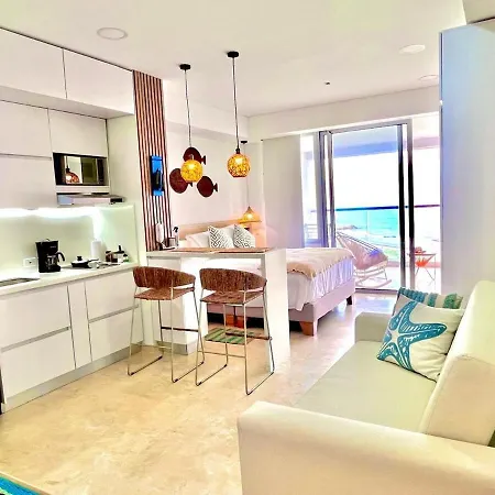 Beachfront - Pool - Jacuzzi - Wi-fi Apartment Cartagena