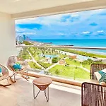 Beachfront Apartment - Pool - Jacuzzi - Wi-Fi