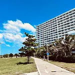 Beachfront Apartment - Pool - Jacuzzi - Wi-Fi
